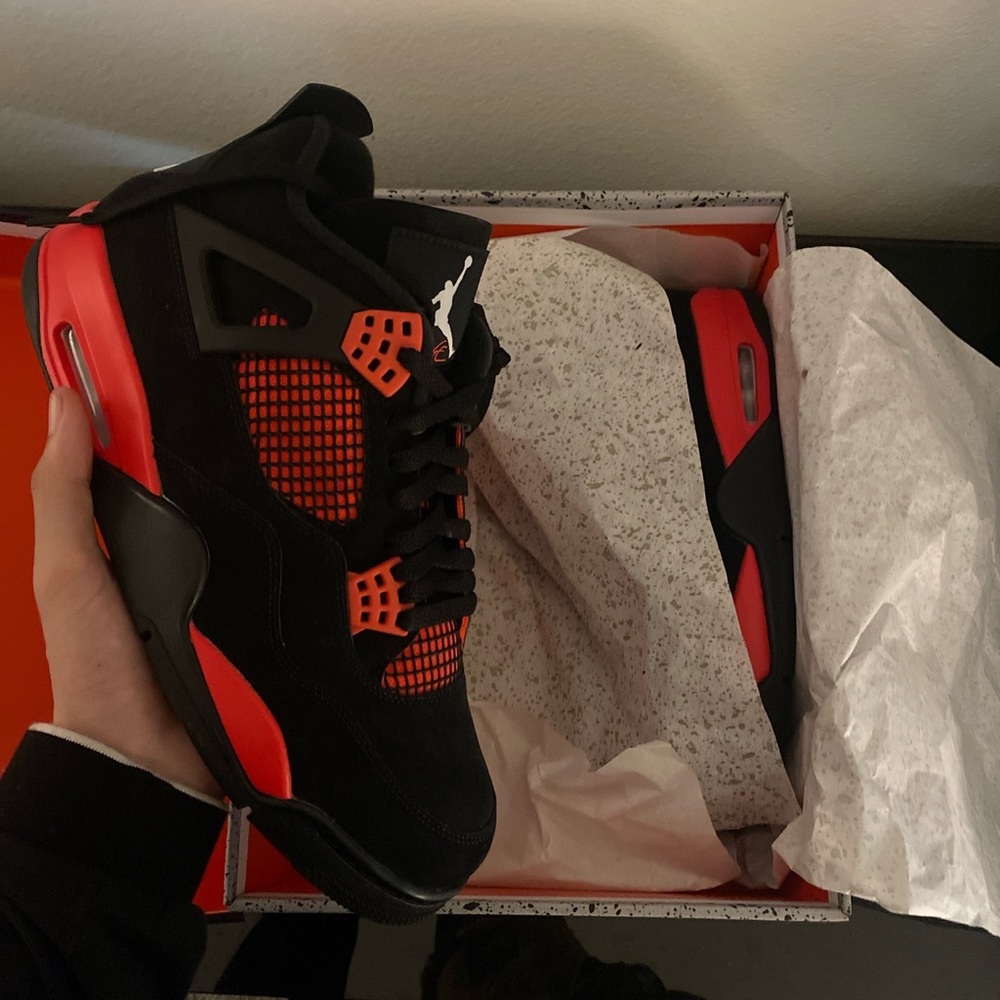 Red Thunder 4s